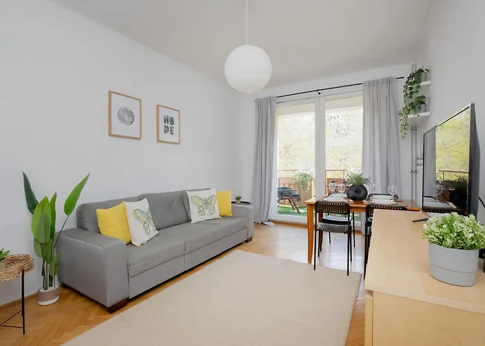 Charming Family Apartment With Balcony In Praga Polnoc District By Noclegi Renters