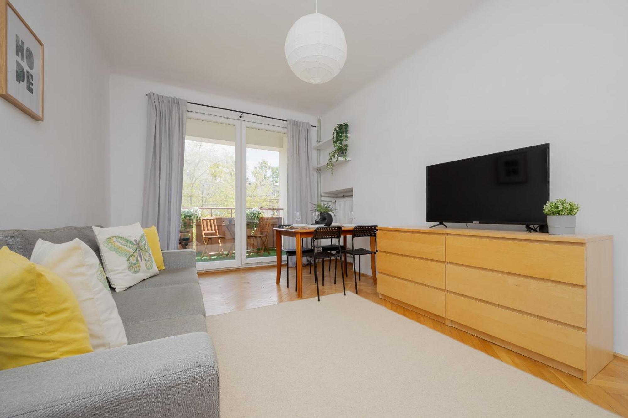 Charming Family With Balcony In Praga Polnoc District By Renters Apartament Warszawa